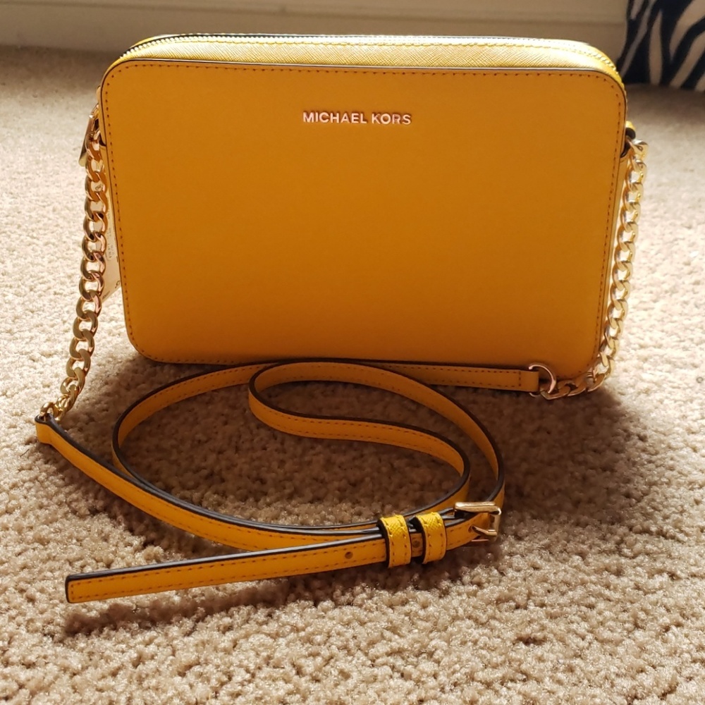Michael kors crossbody